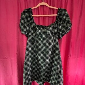 Cute black and white dress perfect for a special occasion. Size large women.